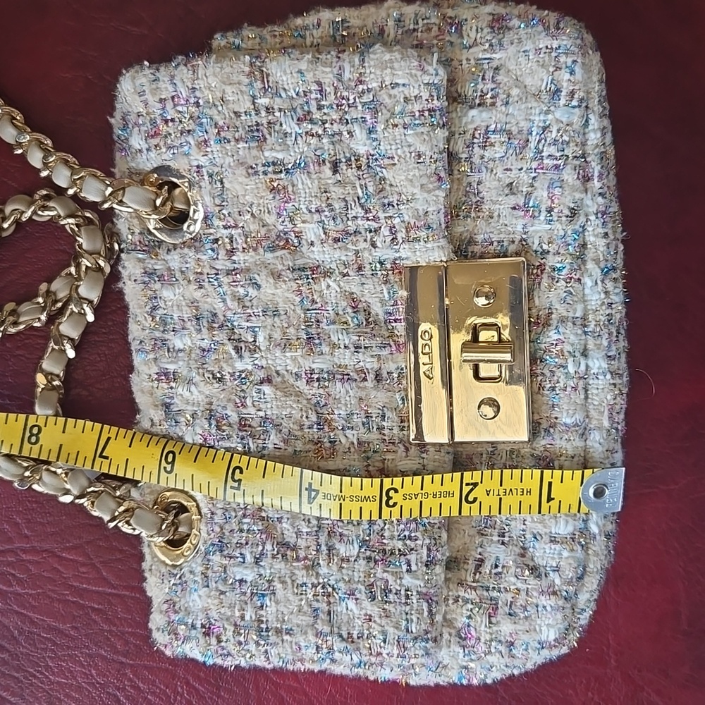 Aldo Quilted Handbag In Biege With Pastel Pink And Blue Accents. - Picture 7 of 16